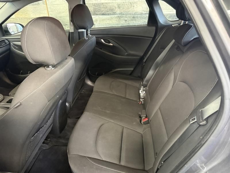 Hyundai Elantra GT 2018 - Image 18