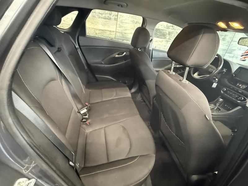 Hyundai Elantra GT 2018 - Image 19