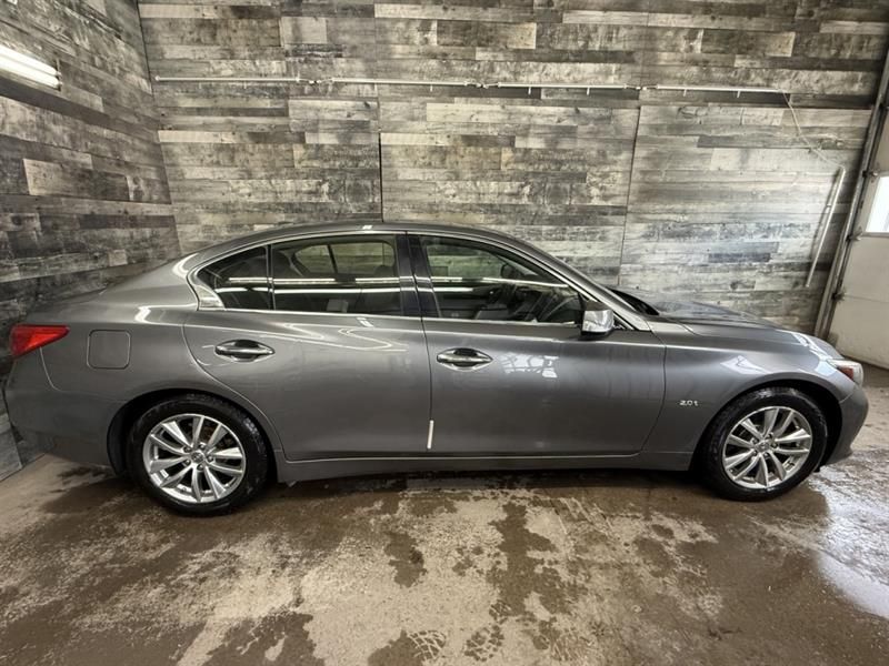 INFINITI Q50 2017 - Image 2