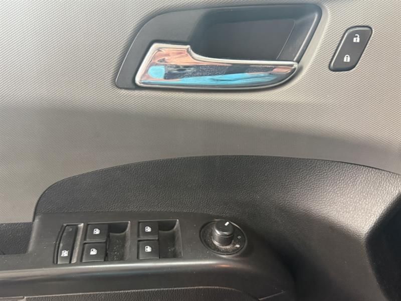 Chevrolet Sonic 2018 - Image 12