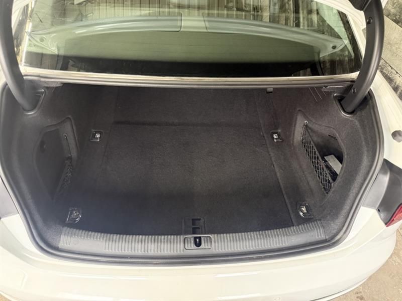 Audi A4 2018 - Image 17