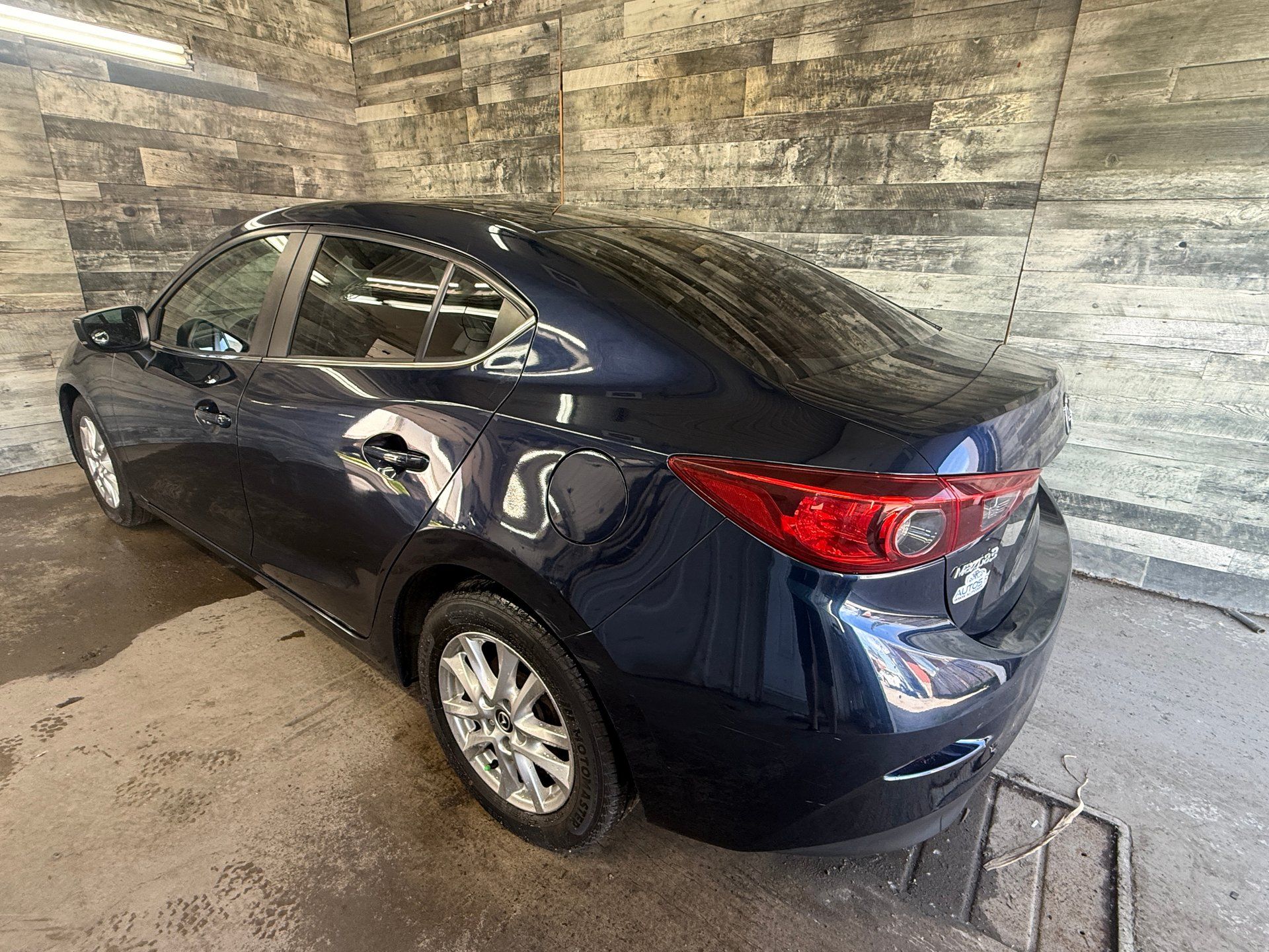 Mazda Mazda3 2018 - Thumbnail 4