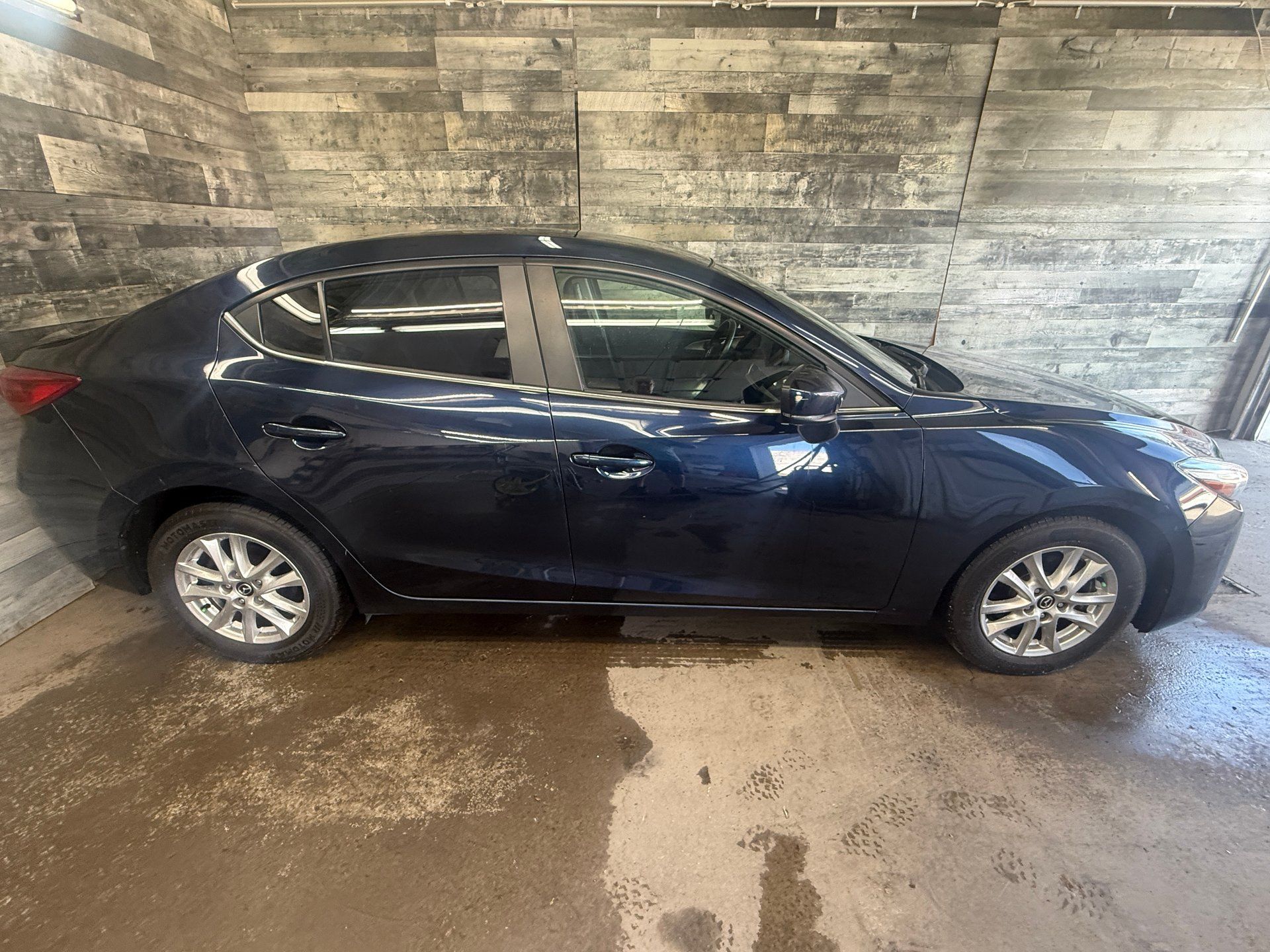 Mazda Mazda3 2018 - Thumbnail 5